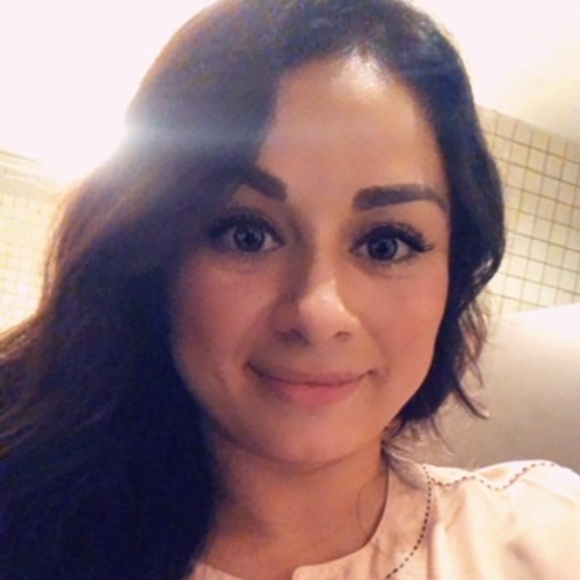 Meet your Posher, Ruth - Picture 1 of 1